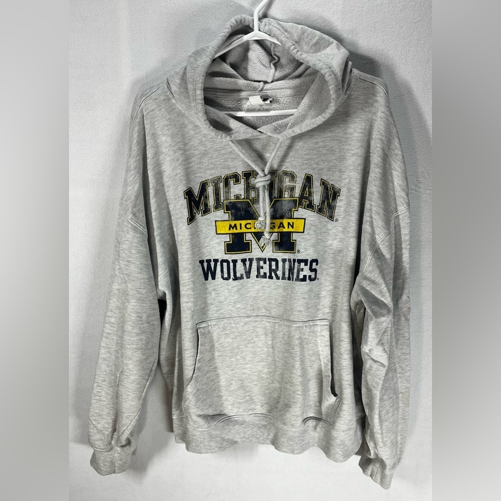 Large Michigan Wolverines Pullover Hoodie – EUC